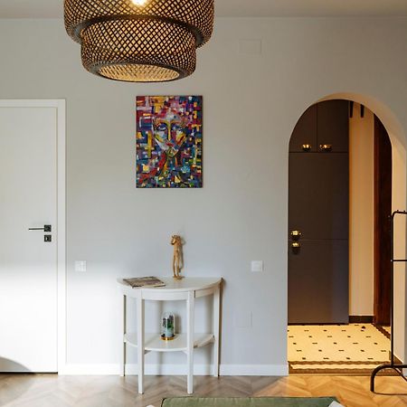 Petite Maison Sur Le Boulevard Βουκουρέστι Εξωτερικό φωτογραφία