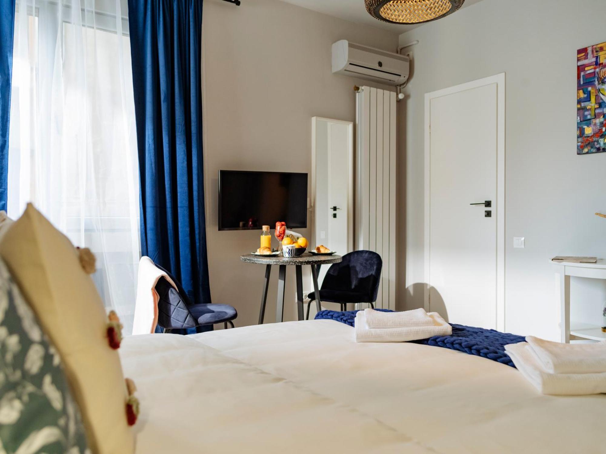 Petite Maison Sur Le Boulevard Βουκουρέστι Εξωτερικό φωτογραφία