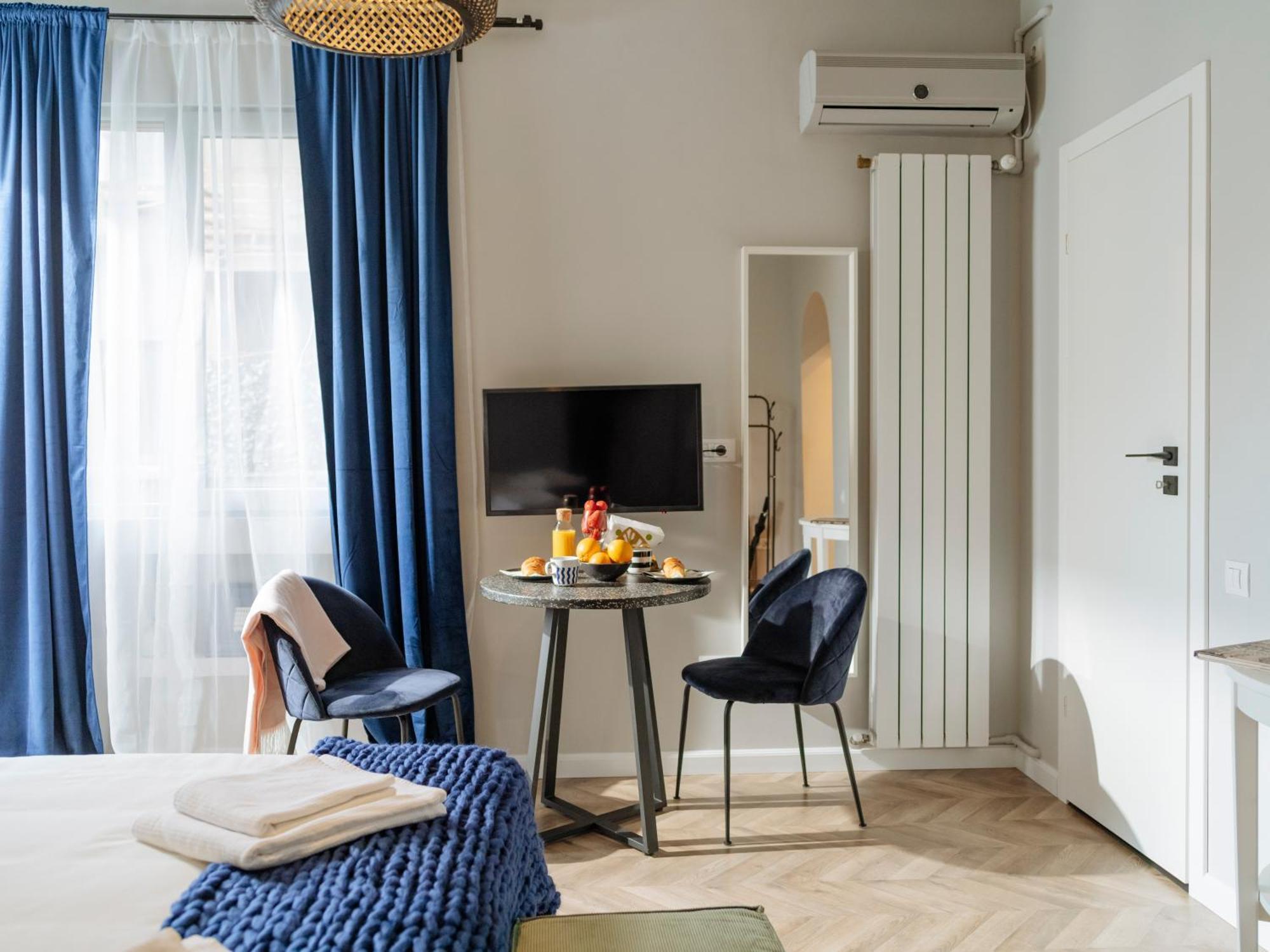 Petite Maison Sur Le Boulevard Βουκουρέστι Εξωτερικό φωτογραφία